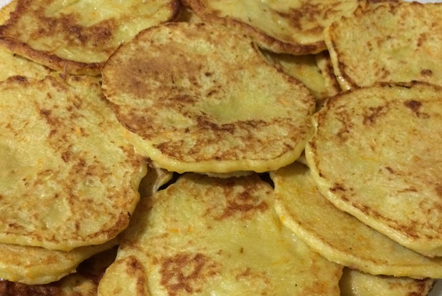 Оладьи из кабачков с обжаренной морковью