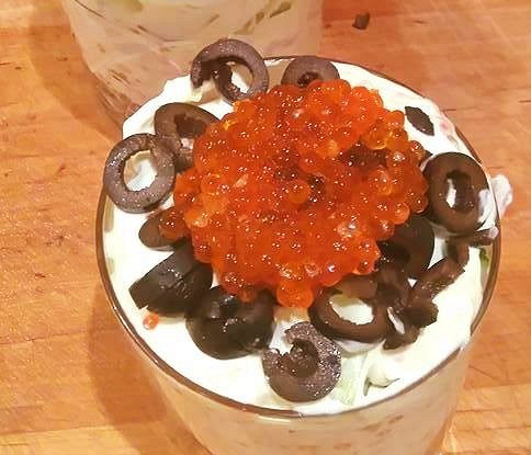 Салат с курицей и кальмаром
