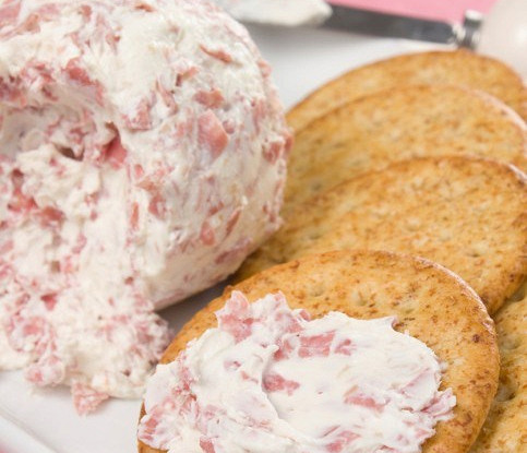 Закуска из вяленой говядины и сыра