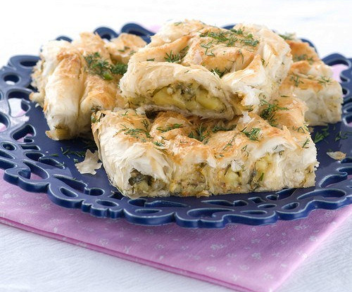 Греческий пирог с цукини, фетой и зеленью (Kolokithopita)