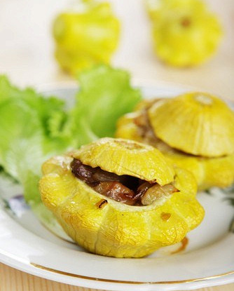 Патиссоны, фаршированные грибами