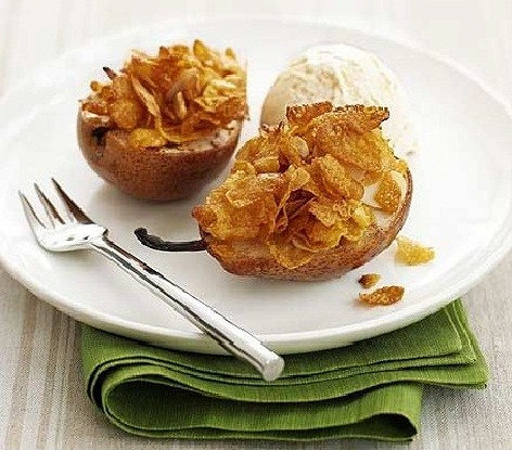 Печеные груши с кукурузными хлопьями