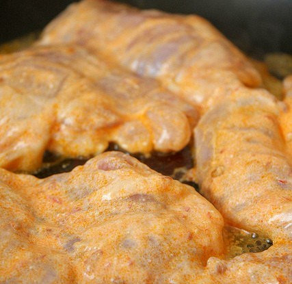 Ароматный йогуртовый маринад со специями для курицы