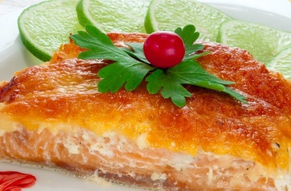 Рыба под рисом с луком