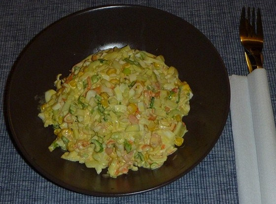 Салат с креветками и крабовыми палочками