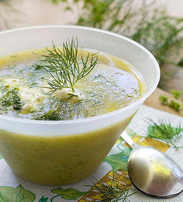 Суп-пюре из рукколы с козьим сыром