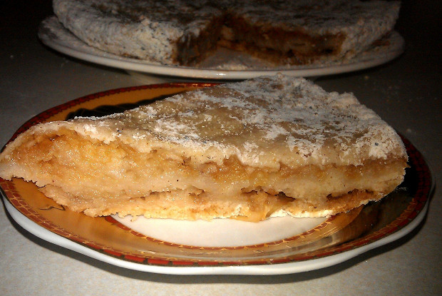 Насыпной яблочный пирог с корицей