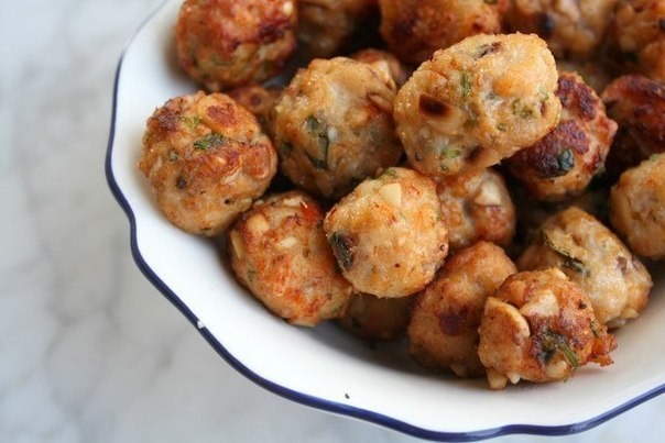 Диетические куриные котлеты с отрубями