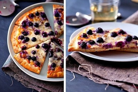 Сладкая черничная пицца