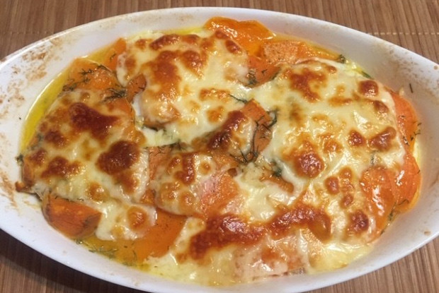 Запеканка с бататом и молочным соусом