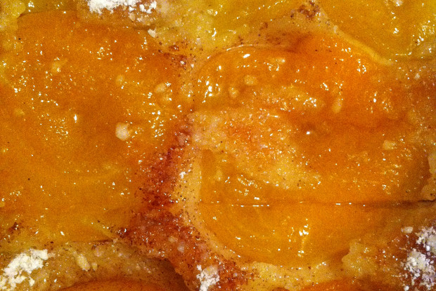 Пирог с яблоками и абрикосами