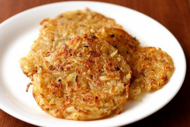 Рёшти с миндалем и перечным соусом