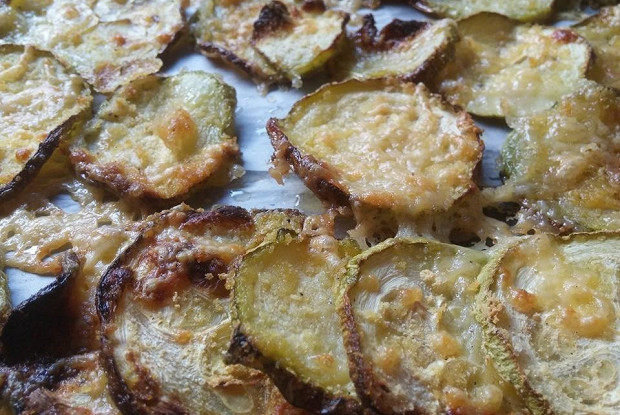 Чипсы из кабачков в духовке