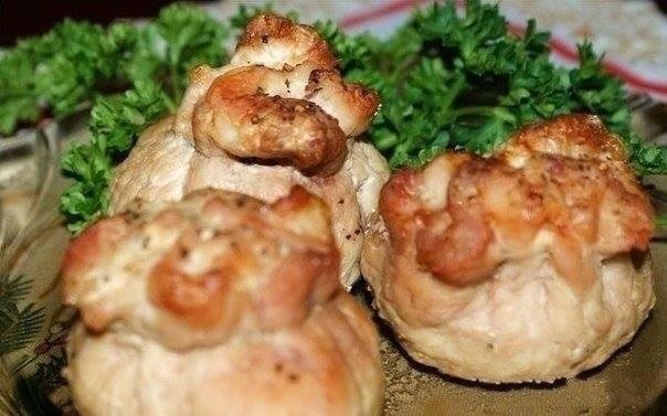 Свиные «узелки» с грибами