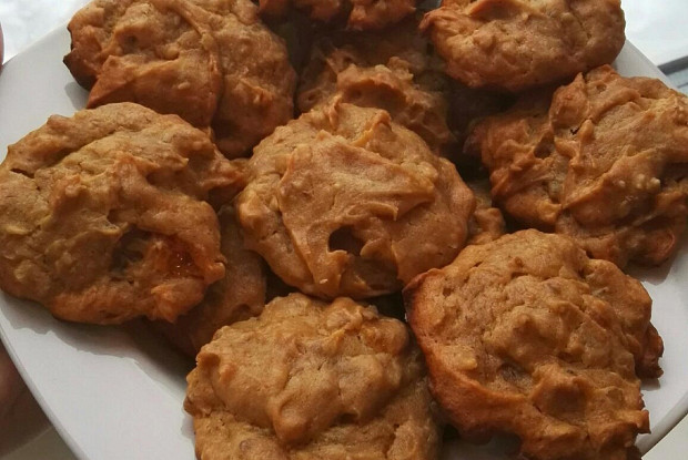 Печенье с хурмой и грецкими орехами