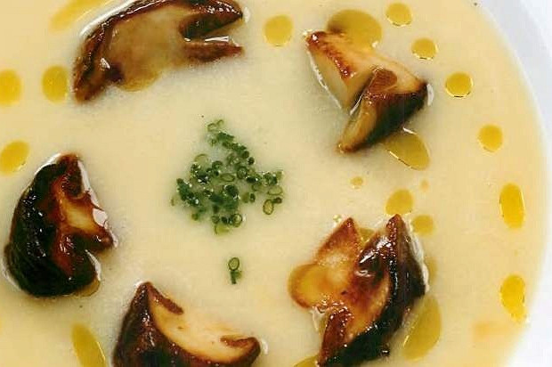 Картофельный суп с белыми грибами