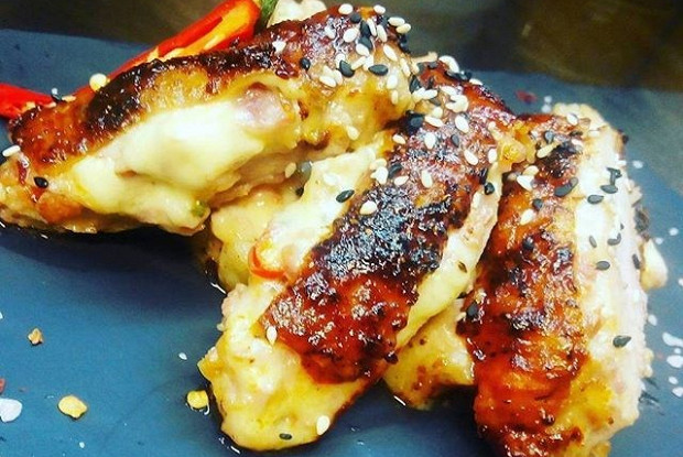 Куриное бедро с чили и беконом