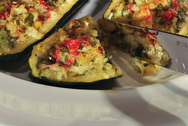 Цукини, фаршированные крабовым мясом