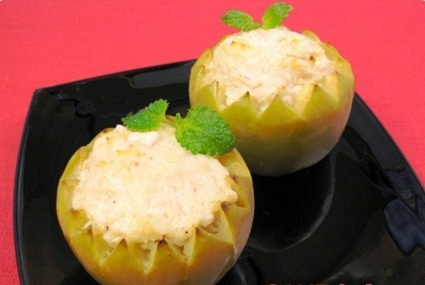 Фаршированные яблоки с курицей