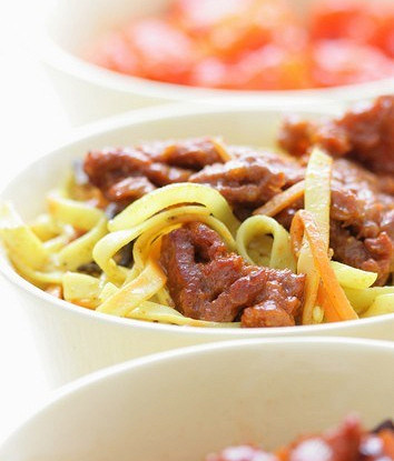 Жареная лапша со свининой (Tian Tian Chao Mian)