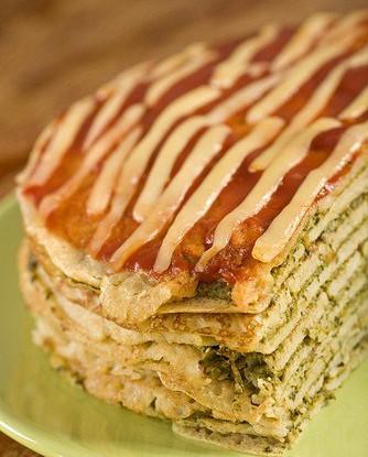 Блинный пирог с травами и грибной начинкой