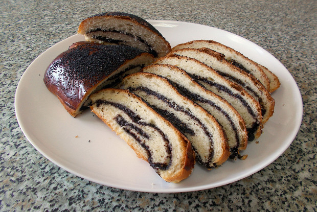 Рулет с маковой начинкой