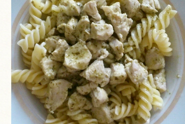 Курица со сливочным песто