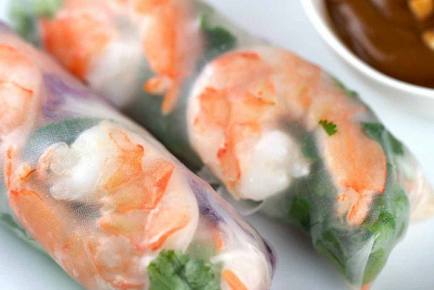 Рулеты с креветками и огурцами