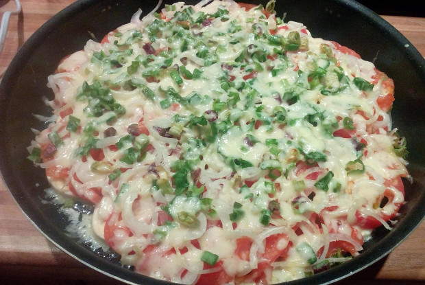 Кабачок с помидором и сыром