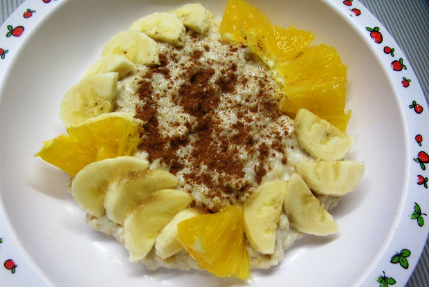 Овсяная каша с корицей