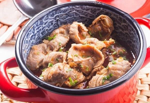 Куриные желудки тушеные с медом