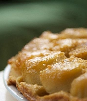 Песочный пирог из айвы с карамелью