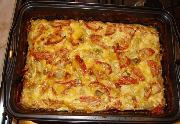Запеченный сыр с овощами