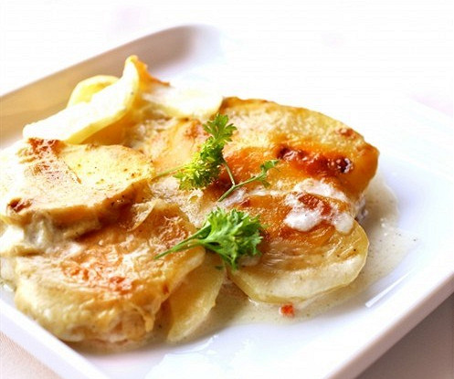 Картофель с луком и сливками