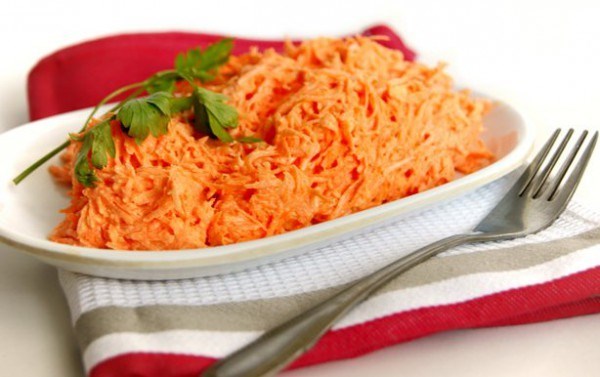 Салат из моркови с майонезом