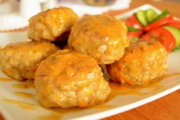 Рыбные шарики в соусе