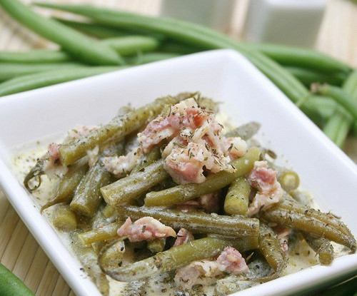 Зеленая фасоль с беконом и каштанами