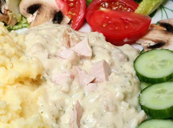 Куриное филе в соусе сырном