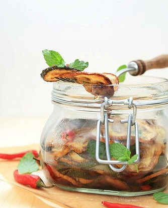 Маринованные цукини с чесноком и мятой (Zucchini a Scapece)