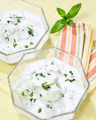 Салат с огурцом и мятой