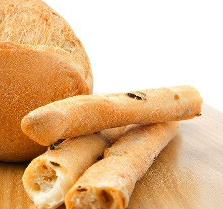 Хлебные палочки с маслинами и розмарином