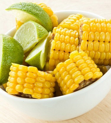 Початки кукурузы с лаймом и сливочным маслом