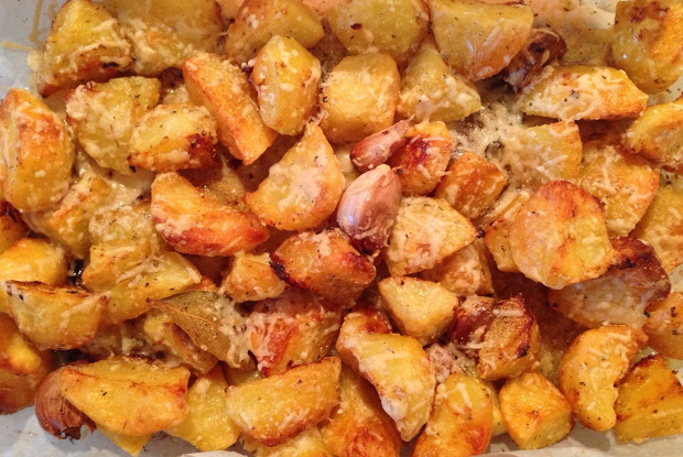 Картофель в корочке из лимона и пармезана