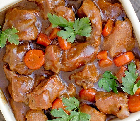 Тушеная говяжья лопатка (Stout Beef Stew)