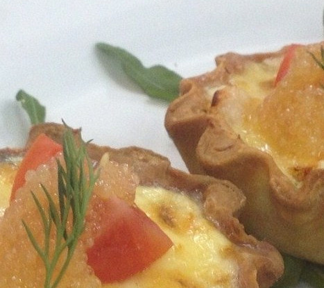 Тарталетки с морепродуктами и щучьей икрой