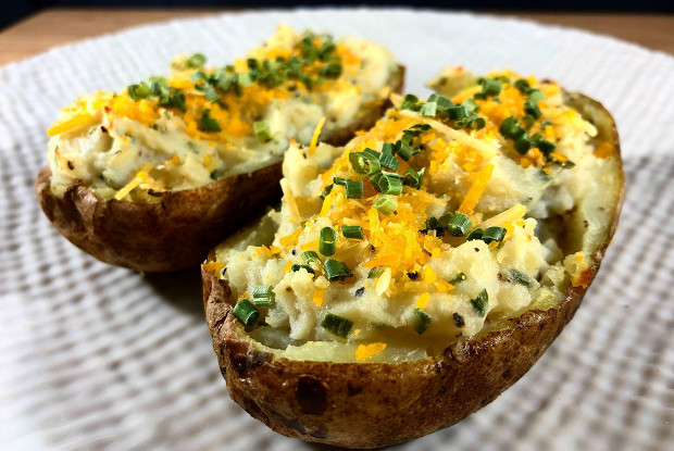 Печеный картофель с грибами и шпинатом