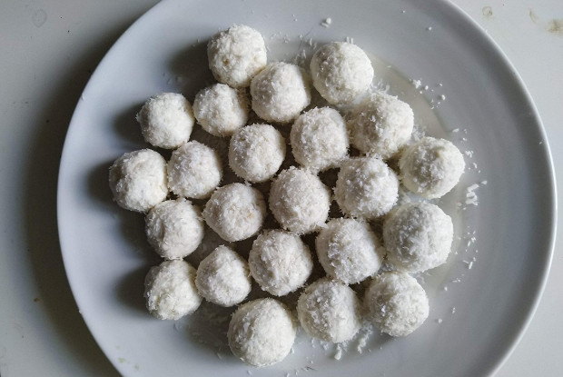 Творожный десерт с кокосовой стружкой