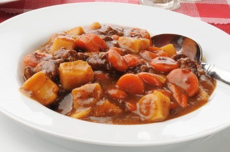 Мясное рагу с овощами и грибами
