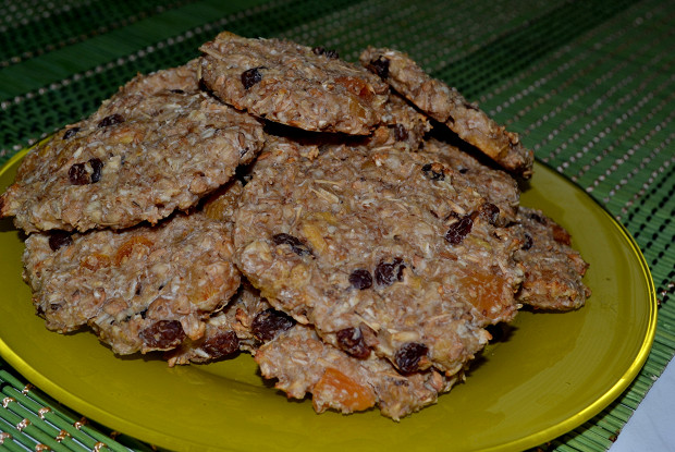 Хлебцы из овсянки с сухофруктами