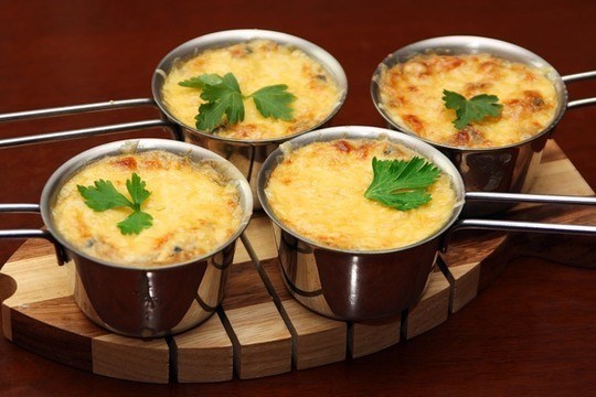 Жюльен с курицей и вешенками